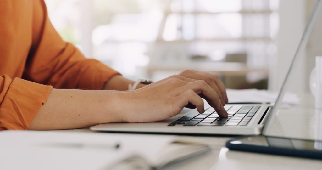 hands-on keyboard image